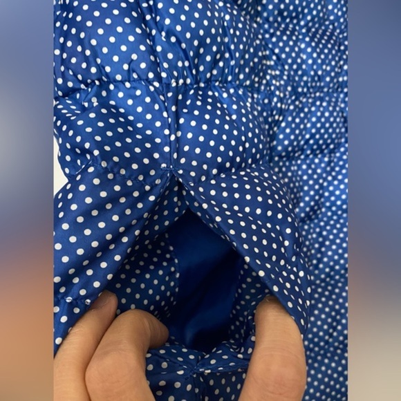 Uniqlo Girls Blue with White Polka Dots Puffer Jacket Size 5-6 - Picture 8 of 8